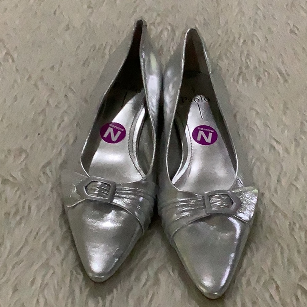 Paolo women’s metallic silver buckle narrow flat shoes size 9N